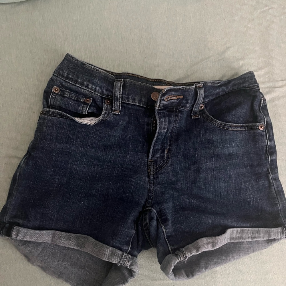 Dark Blue Levi’s Denim Shorts